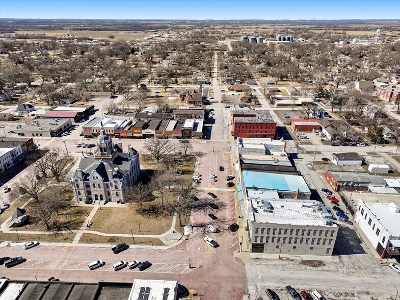 More Photos Of 2-4 W Ohio St, Butler Office For Lease