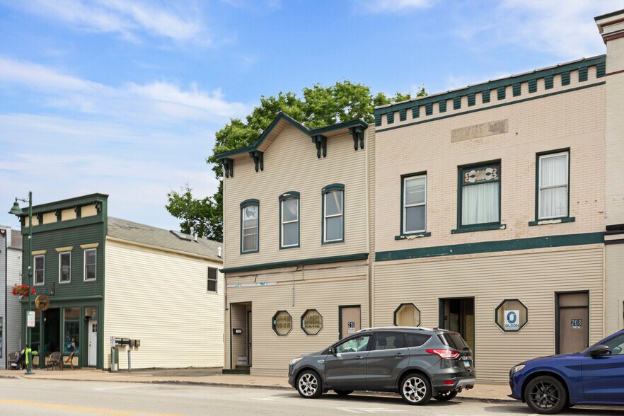 More Photos Of 208 Main St, Lemont Storefront Retail Residential For Lease