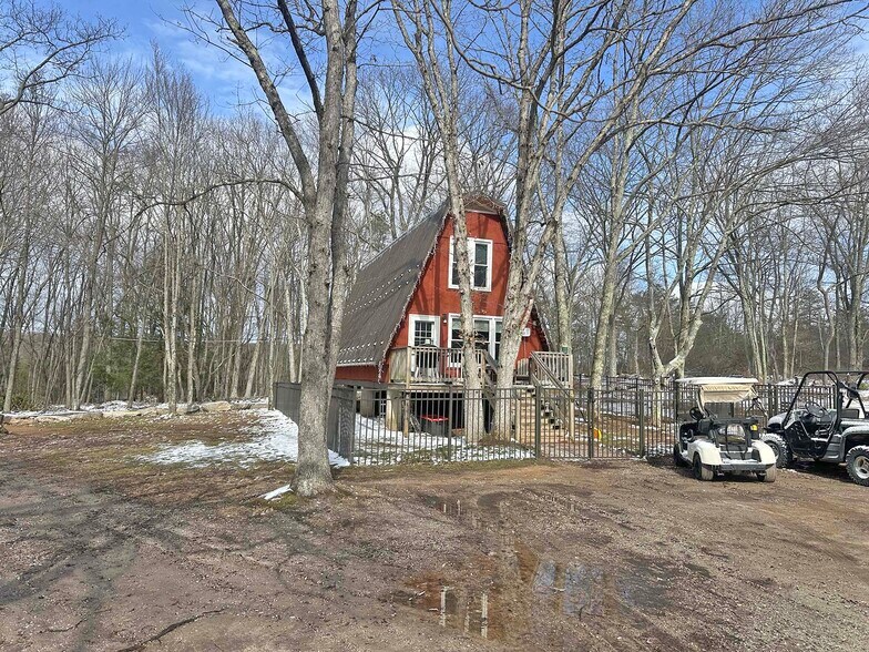 More Photos Of 982 W Center St, Sheppton Bar For Sale