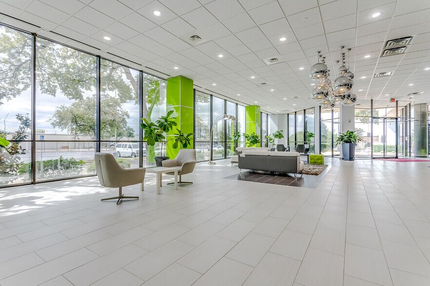 More Photos Of 2350 Valley View Ln, Dallas Loft Creative Space For Lease