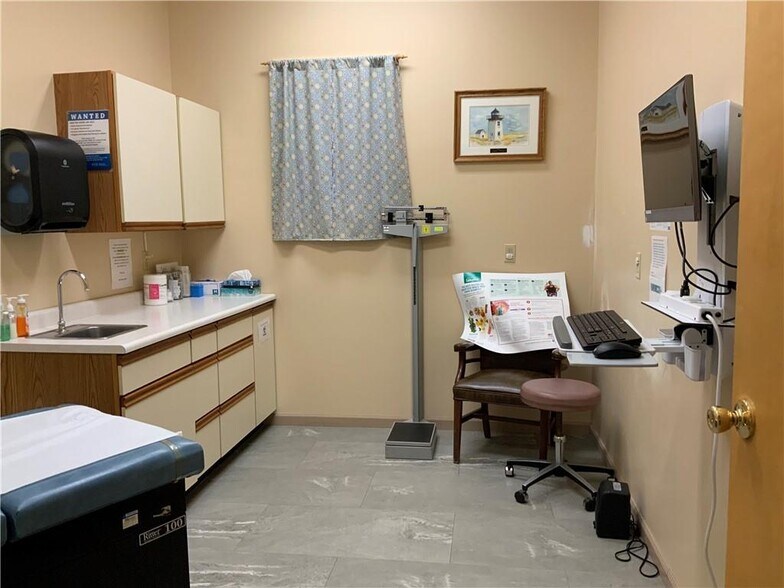 More Photos Of 28 Church St, Alfred Medical For Sale