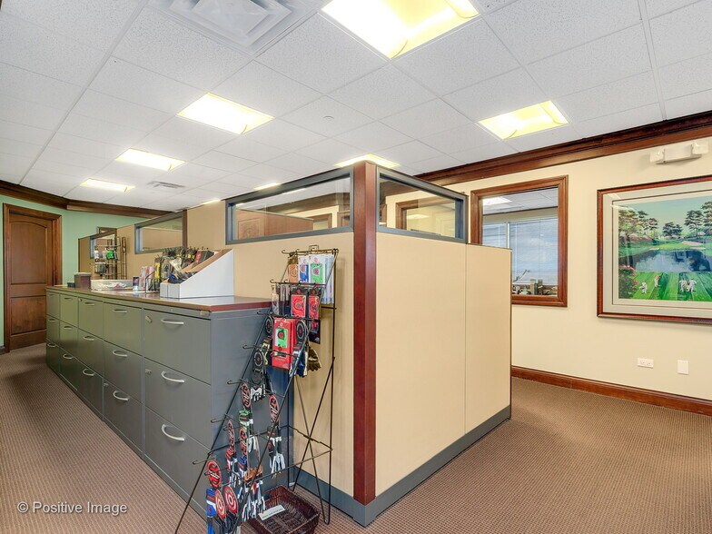 More Photos Of 1 TransAm Plaza Dr, Oakbrook Terrace Office For Sale