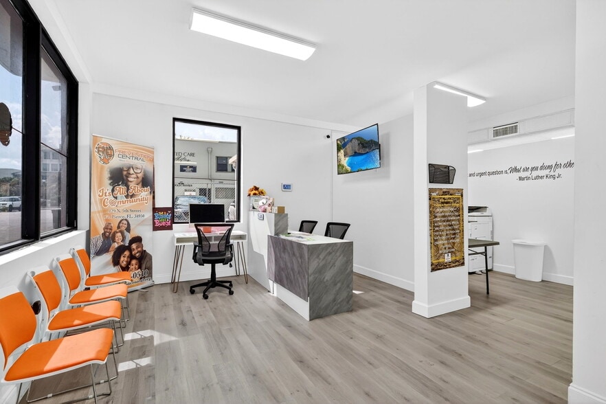 More Photos Of 129 N 5th St, Fort Pierce Storefront Retail Residential For Sale