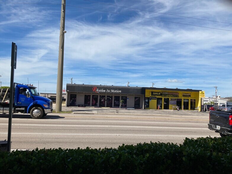 More Photos Of 910-912 Del Prado Blvd S, Cape Coral Freestanding For Sale