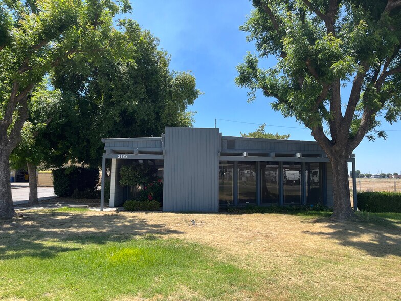 More Photos Of 3183 S Parkway Dr, Fresno Office For Lease