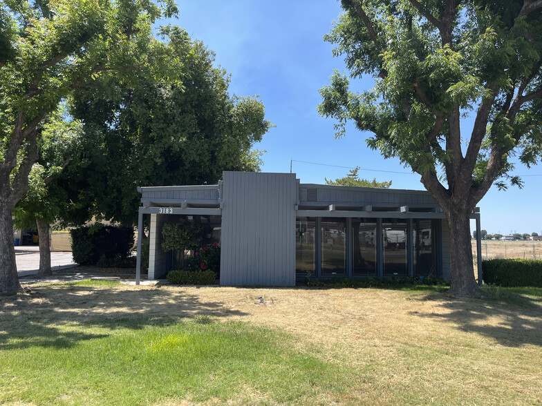 Primary Photo Of 3183 S Parkway Dr, Fresno Office For Lease