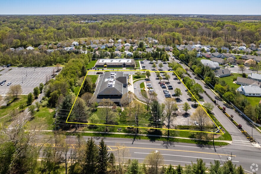 More Photos Of 500 Craig Rd, Manalapan Township Office For Lease
