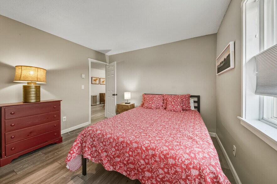 More Photos Of 798 Route 100, Wilmington Flex For Sale