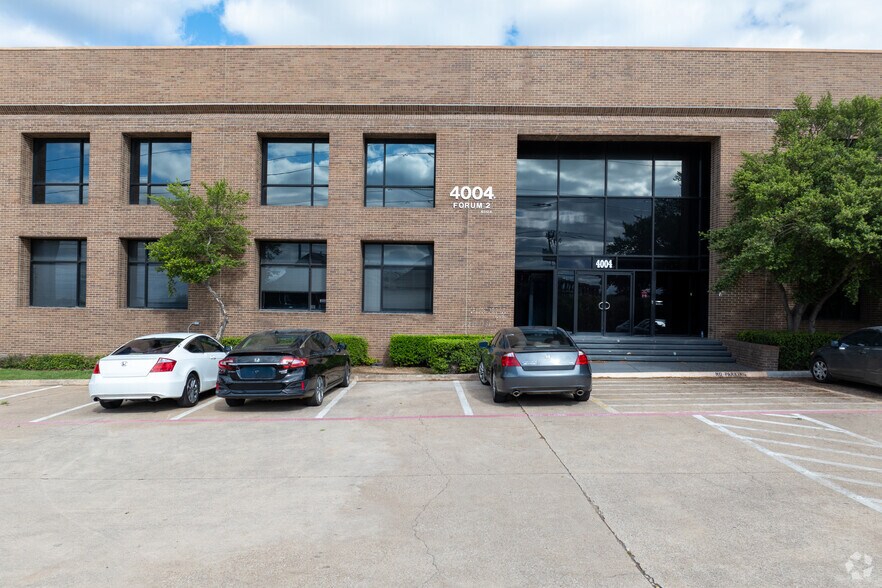 More Photos Of 4004 Belt Line Rd, Addison Unknown For Lease