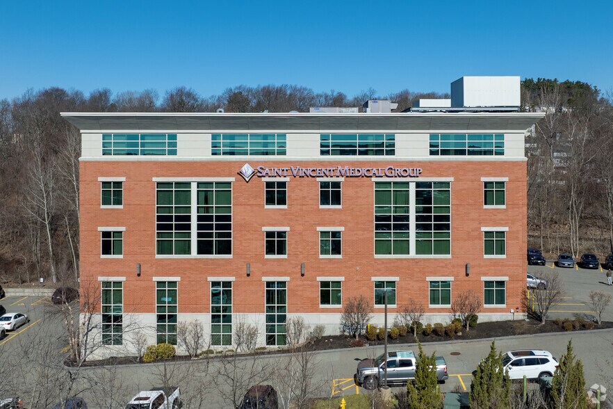 More Photos Of 102 Shore Dr, Worcester Medical For Lease