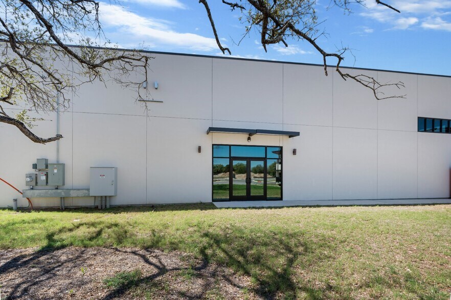 More Photos Of 3701 W State Highway 29, Georgetown General Retail For Lease