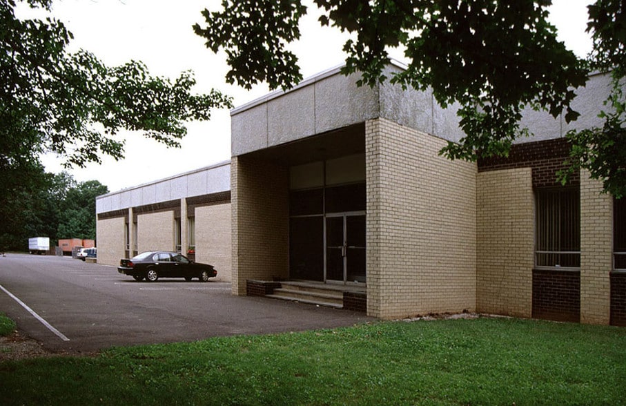 Primary Photo Of 120 Circle Dr N, Piscataway Warehouse For Lease