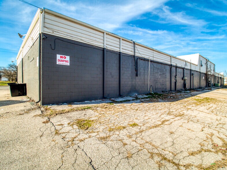 More Photos Of 2000 N MacArthur Blvd, Oklahoma City Storefront Retail Residential For Sale