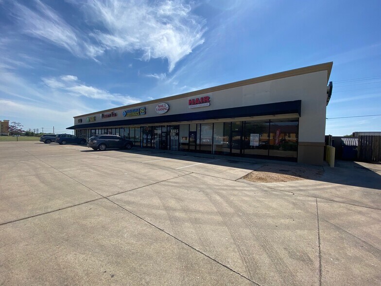 More Photos Of 109 S Hasler Blvd, Bastrop Freestanding For Lease