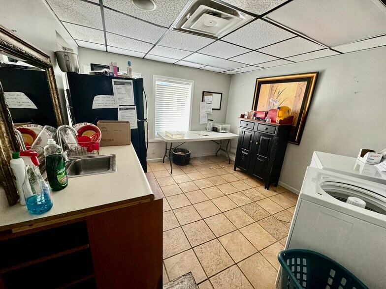 More Photos Of 820 Abbott Rd, Buffalo Storefront Retail Residential For Lease