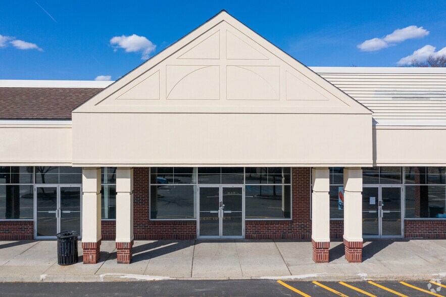 More Photos Of 1425-1433 Route 300, Newburgh Unknown For Lease