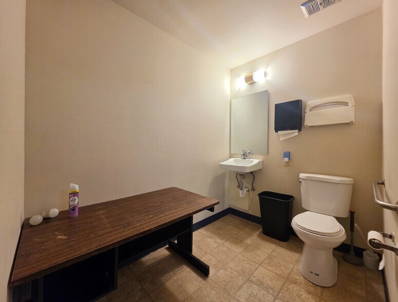 More Photos Of 3516 S 47th St, Tacoma Office For Lease