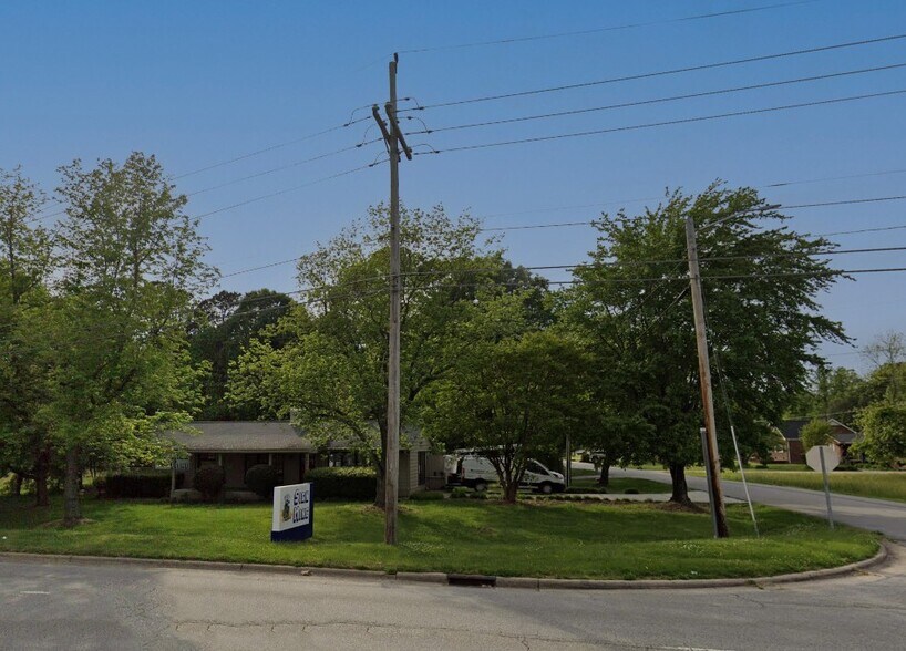 More Photos Of 2211 Eastchester Dr, High Point Office For Sale