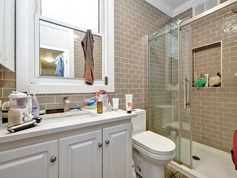 More Photos Of 342 Frank St, Ottawa Apartments For Sale