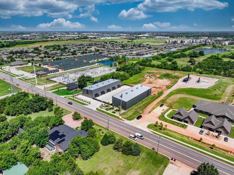 More Photos Of 1229 NW 122nd St, Oklahoma City Light Manufacturing For Sale