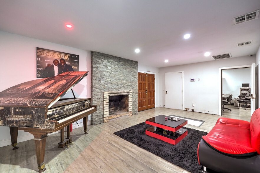 More Photos Of 621 S 10th St, Las Vegas Loft Creative Space For Sale