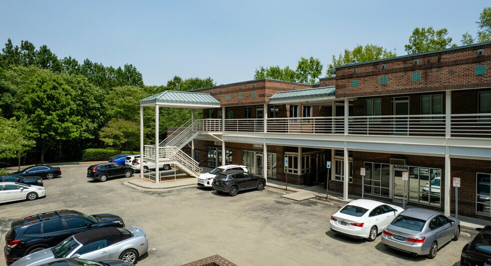 More Photos Of 4810 Hope Valley Rd, Durham Storefront For Lease