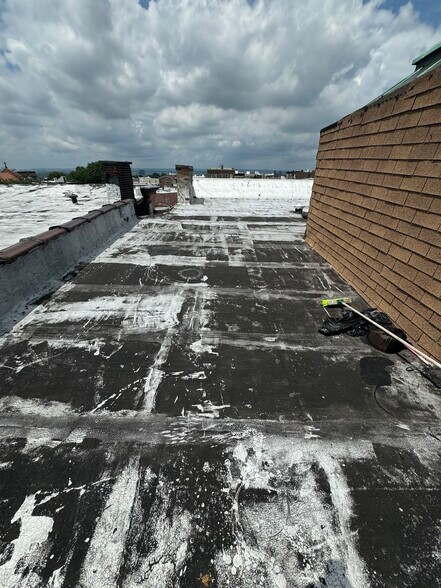 More Photos Of 902 West St, Union City Multifamily For Sale