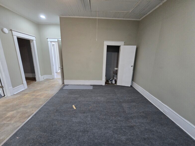 More Photos Of 325 Winslow St, Fayetteville Loft Creative Space For Lease