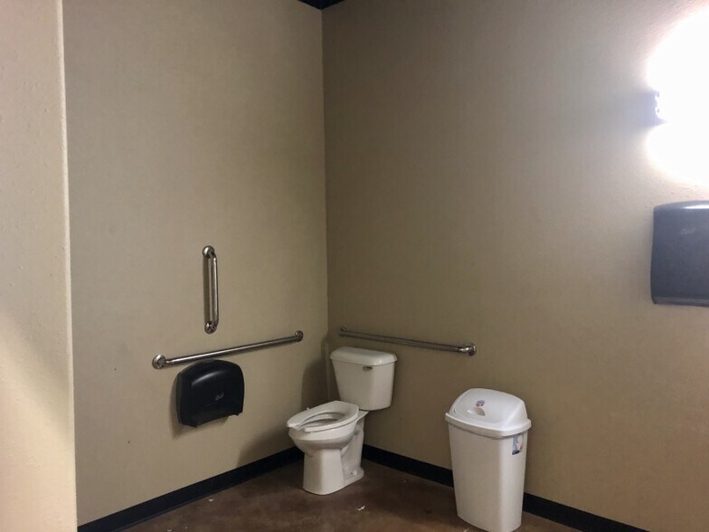 More Photos Of 5710 4th Ave, Kenosha Apartments For Lease