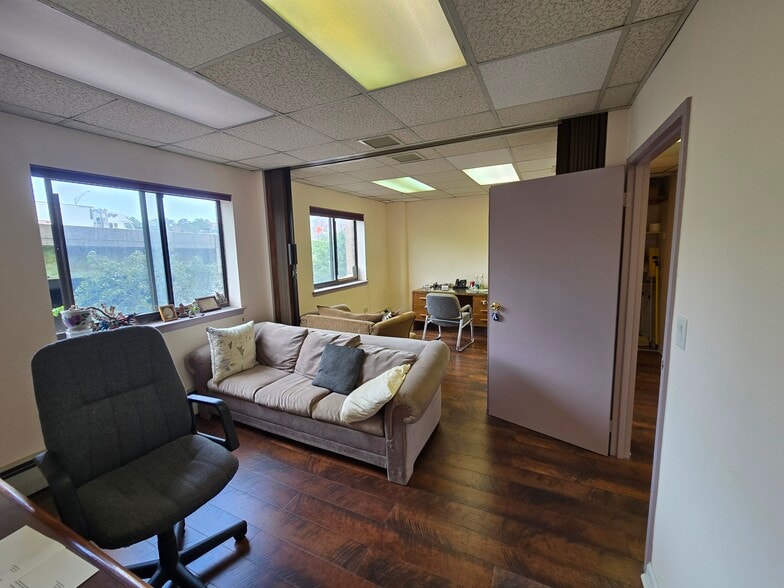 More Photos Of 92-29 Queens Blvd, Rego Park Apartments For Lease