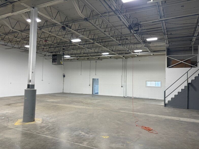More Photos Of 3350 Pawtucket Ave, East Providence Manufacturing For Lease