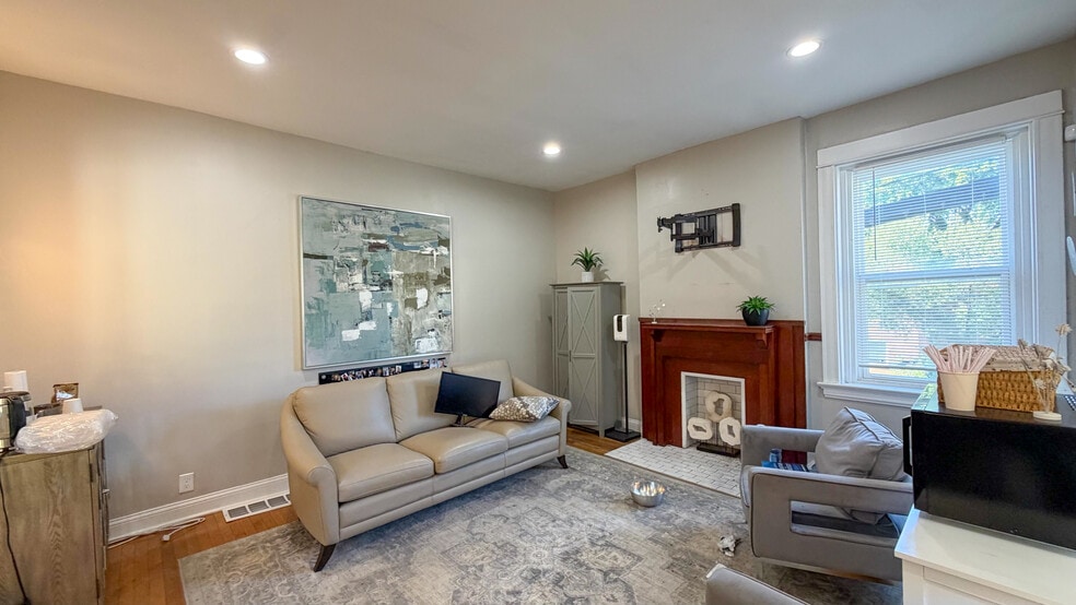 More Photos Of 2100 Auburn Ave, Cincinnati Office For Sale