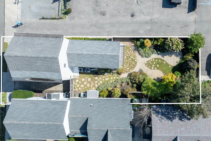 More Photos Of 311 Front St, Greenport Office Residential For Sale