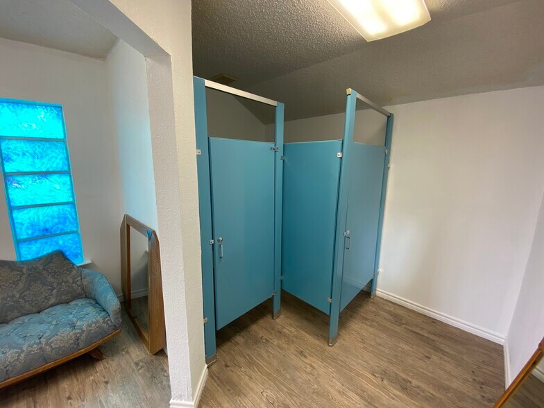 More Photos Of 1717 Idalou Rd, Lubbock Specialty For Sale