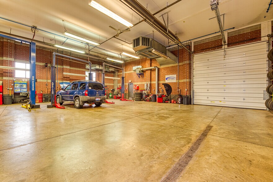 More Photos Of 5071 OH-43 Rd, Kent Auto Repair For Sale