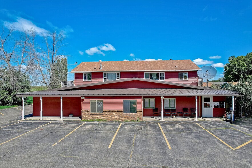 Primary Photo Of 711 W Racine St, Jefferson Restaurant For Sale