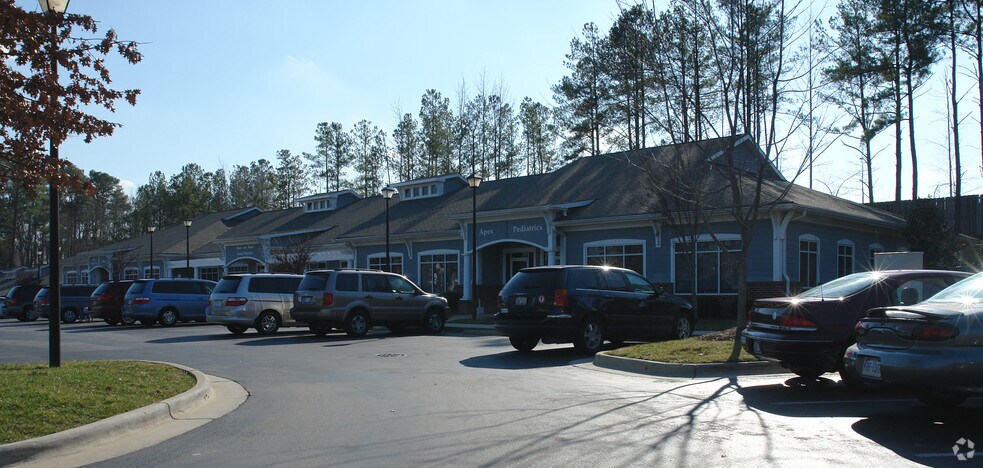 More Photos Of 1021 W Williams St, Apex Medical For Lease