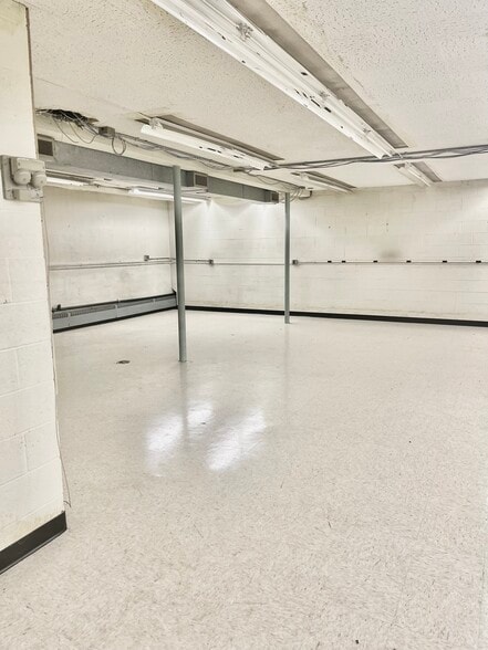 More Photos Of 30 S Water St, Greenwich Bank For Lease