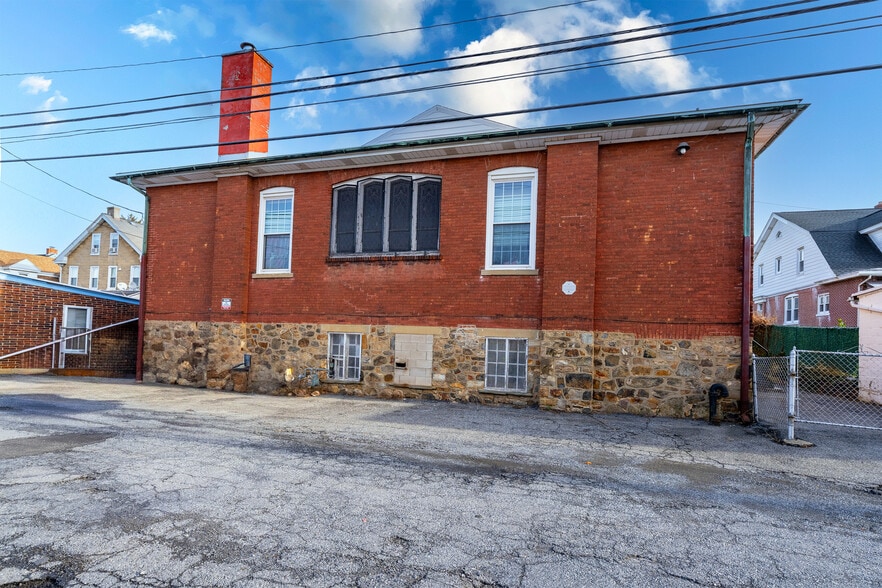 More Photos Of 927 Broadway, Fountain Hill Religious Facility For Sale