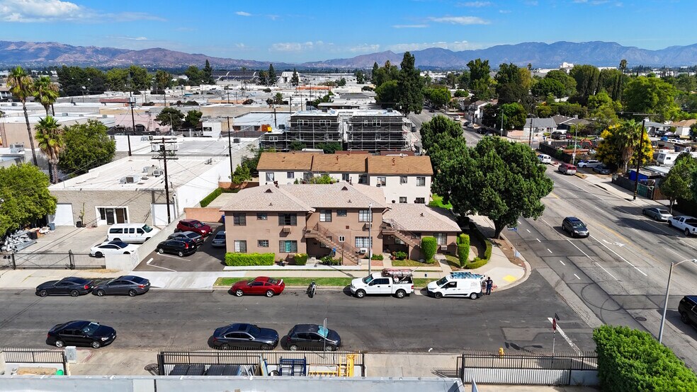 More Photos Of 7303 Woodley Ave, Van Nuys Apartments For Sale