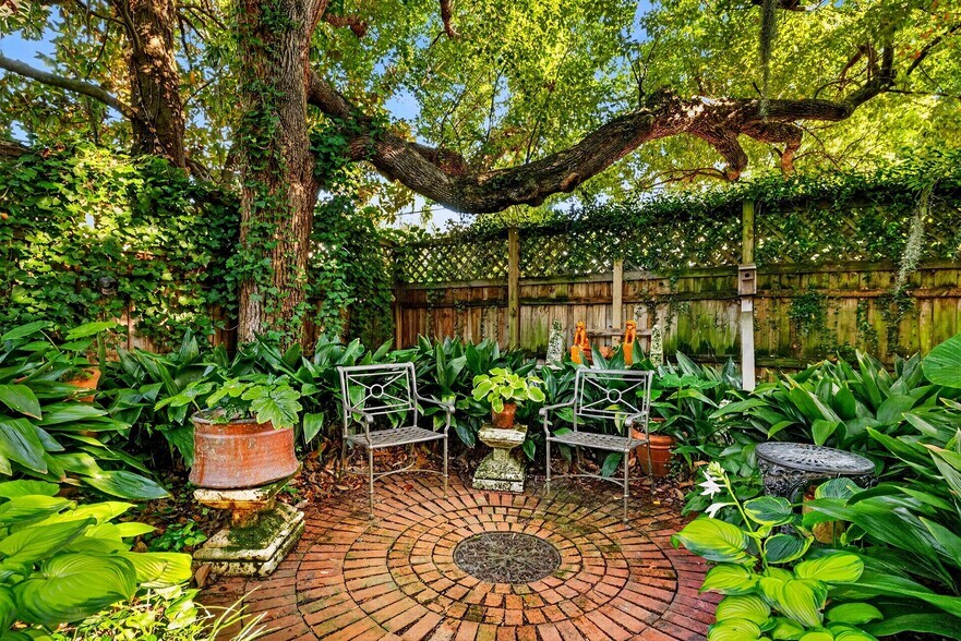 More Photos Of 107 E 35th St, Savannah Office For Sale