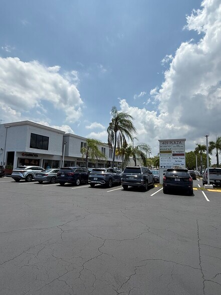 More Photos Of 429 W Hallandale Beach Blvd, Hallandale Unknown For Lease