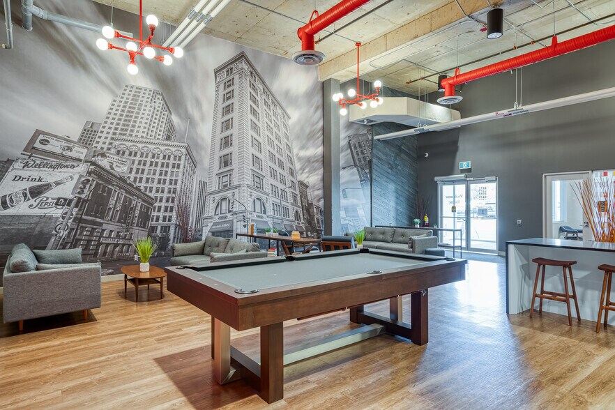 More Photos Of 233 Kennedy St, Winnipeg Apartments For Lease