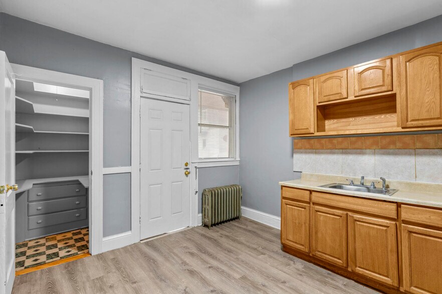 More Photos Of 1069-1075 Capitol Ave, Hartford Apartments For Sale