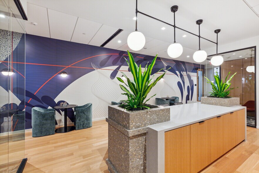 More Photos Of 811 Barton Springs Rd, Austin Office For Lease