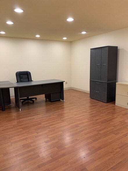 More Photos Of 5431 NW 15th St, Margate Service For Lease