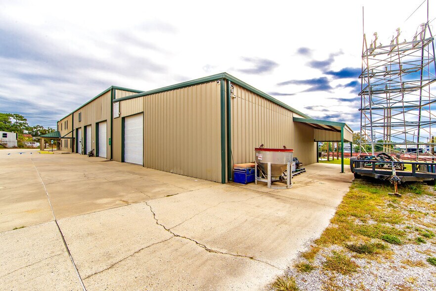 More Photos Of 1711 Dunn St, Houma Service For Lease