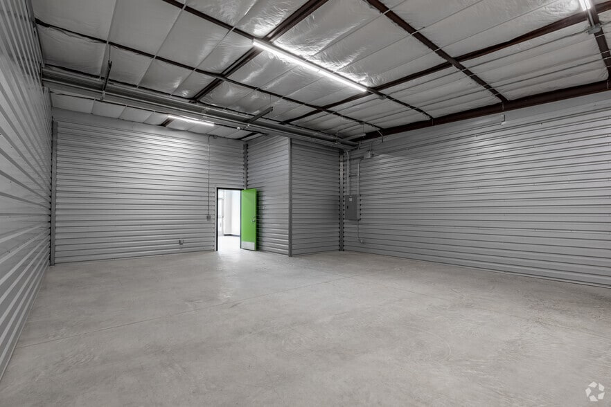 More Photos Of 8114 City Base Landing, San Antonio Unknown For Lease