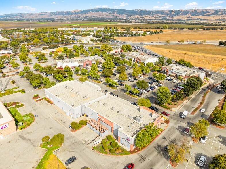 More Photos Of 6845-6855 Camino Arroyo dr, Gilroy General Retail For Sale