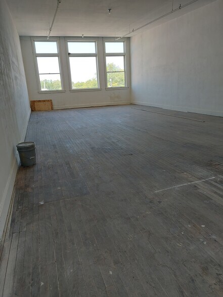 More Photos Of 207-211 E Main St, Watertown Office For Lease